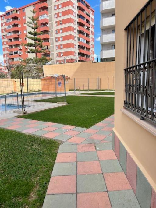 Estudio En Fuengirola Con Vistas Al Mar Exterior foto